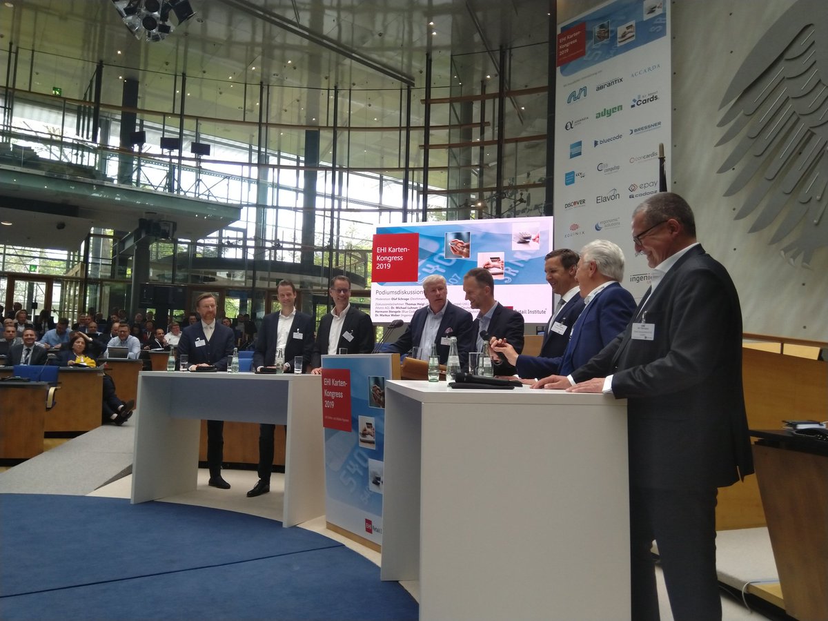 holimuk's tweet image. Kurzweilige Podiumsdiskussion #ehikarte