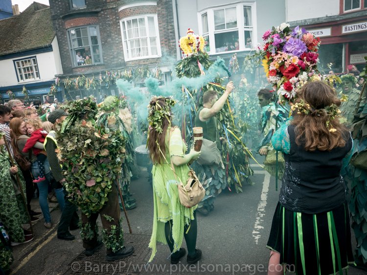 Jack in the Green...#Hastings ... @hastingsjitg @MuseumofBritish #JackintheGreen <a href="/companygreenman/">𝔊𝔯𝔢𝔢𝔫 𝔐𝔞𝔫</a> #hastingsjackinthegreen #BlackSal