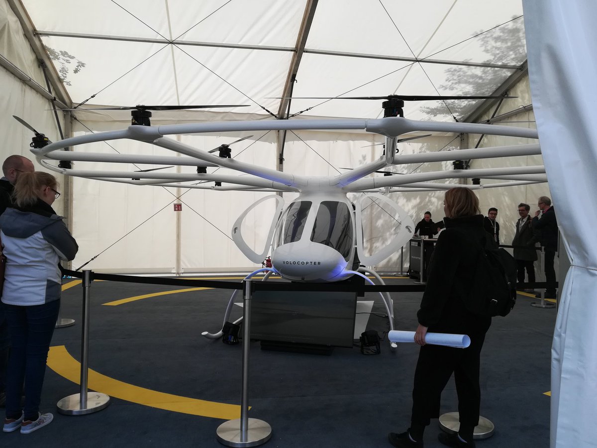 lufttaxi fuer den urbanen raum :3 #volocopter #rp19