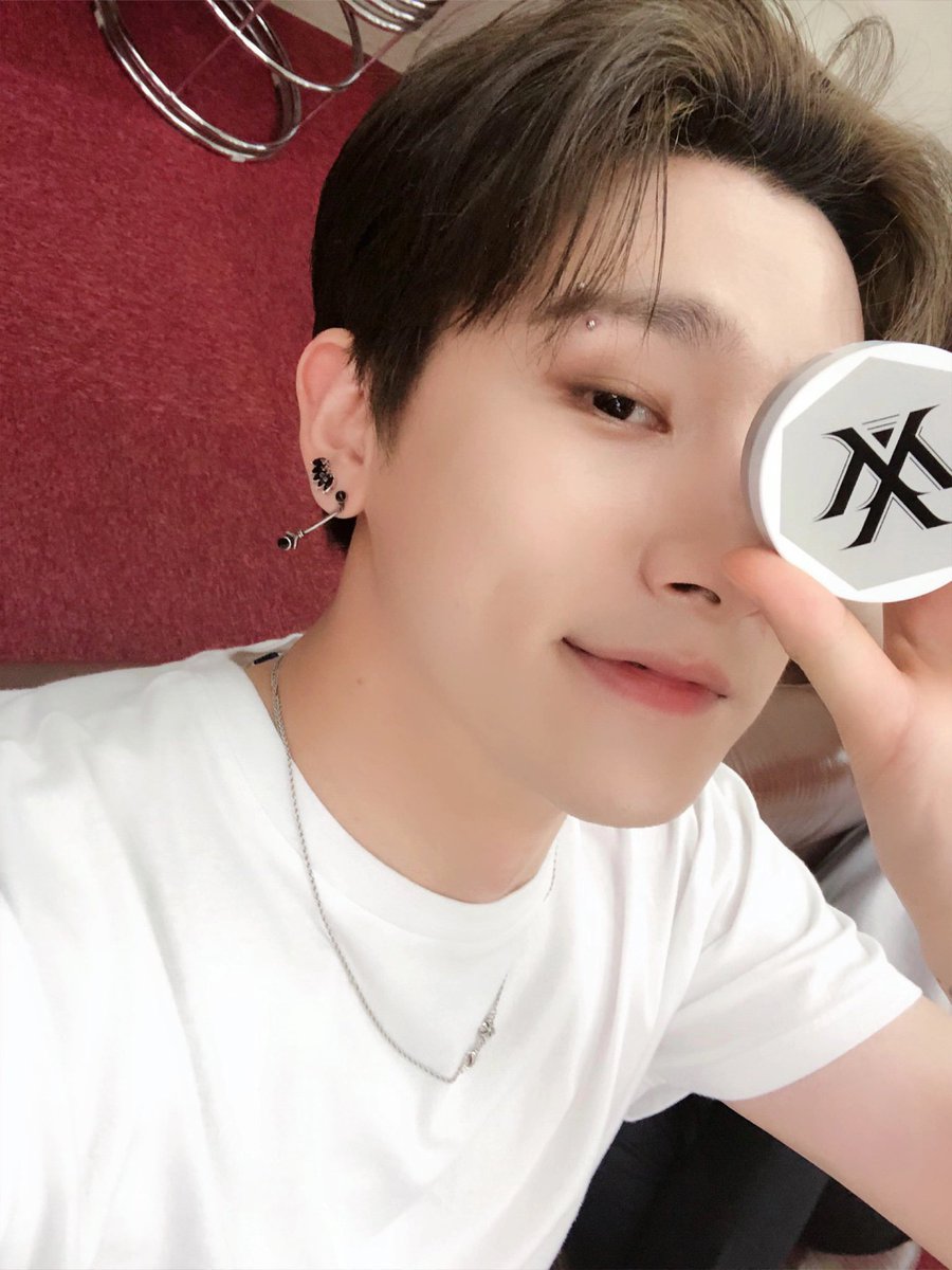 MONSTAX_FR's tweet photo. [TWITTER] 070519 #MONSTA_X》

#MONSTAX X #TONYMOLY
#MonstaXToneUpSet ☀️

#VisageÉveillé #PeauDouceLisse
#HYUNGWON #JOOHONEY #IM

Cr. MonstaXEurope 

#몬스타엑스 #MONSTAX
@OfficialMonstaX https://t.co/jg8CAvvBzW