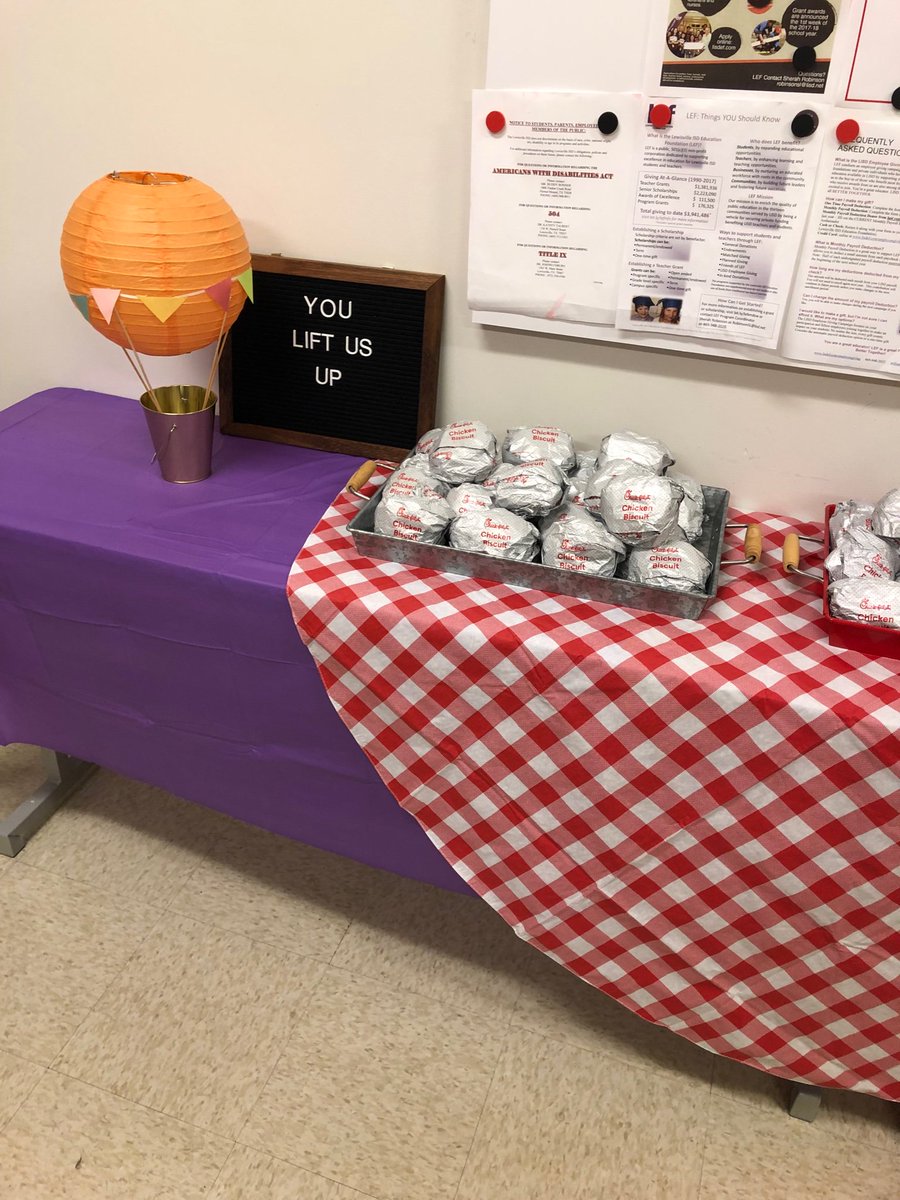 swagner1488's tweet photo. Loved my chick-fil-a breakfast yesterday! Thankful for such a great StuCo that knows the way to my heart 😍 #m9lovesteachers https://t.co/t2sgLs9xYs