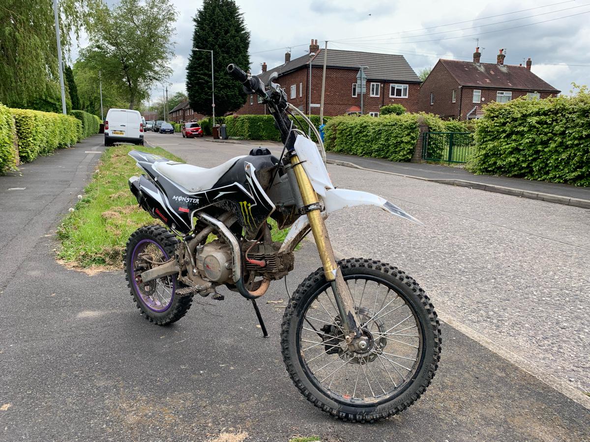 GMPWythenshawe's tweet photo. That embarrassing moment when you ride your illegal bike straight in to a group of #ChallengerMCR plain clothes police officers in #Wythenshawe, stall it and it gets seized. DOH! #WrongForTheRoad https://t.co/wFO4WXqcV3