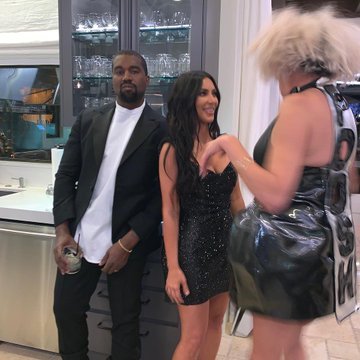 KimKFrench's tweet photo. 📸  - 29 Avril, Kim Kardashian à la soirée anniversaire de Kourtney avec Kanye West  &amp; Chance Amina Jaschke
@KimKardashian https://t.co/jFcBUTvSWu