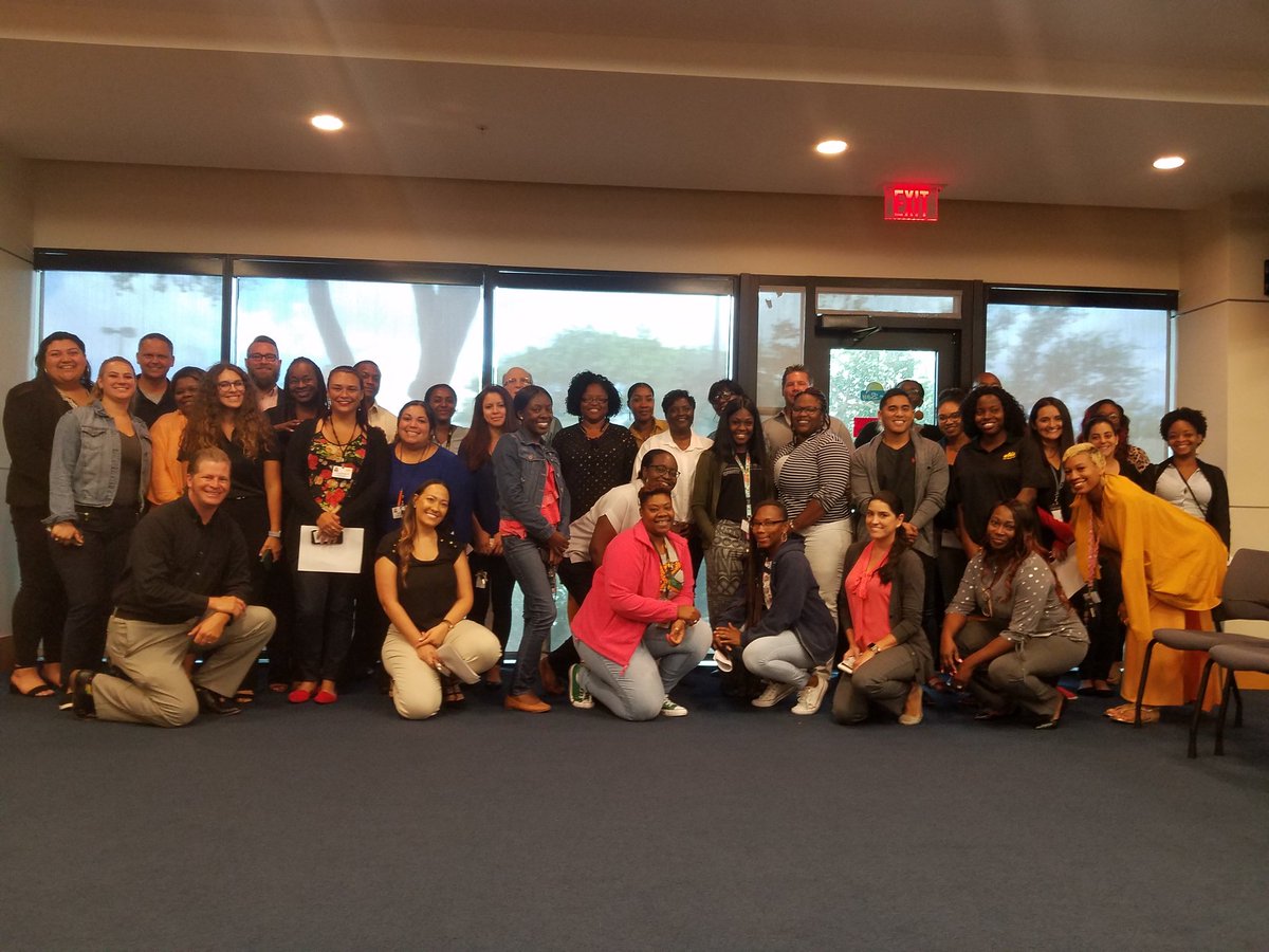 WadeLijewski's tweet photo. An amazing team in Miami making a difference.  #CHS #WeDoGood https://t.co/PlUtmRV07z