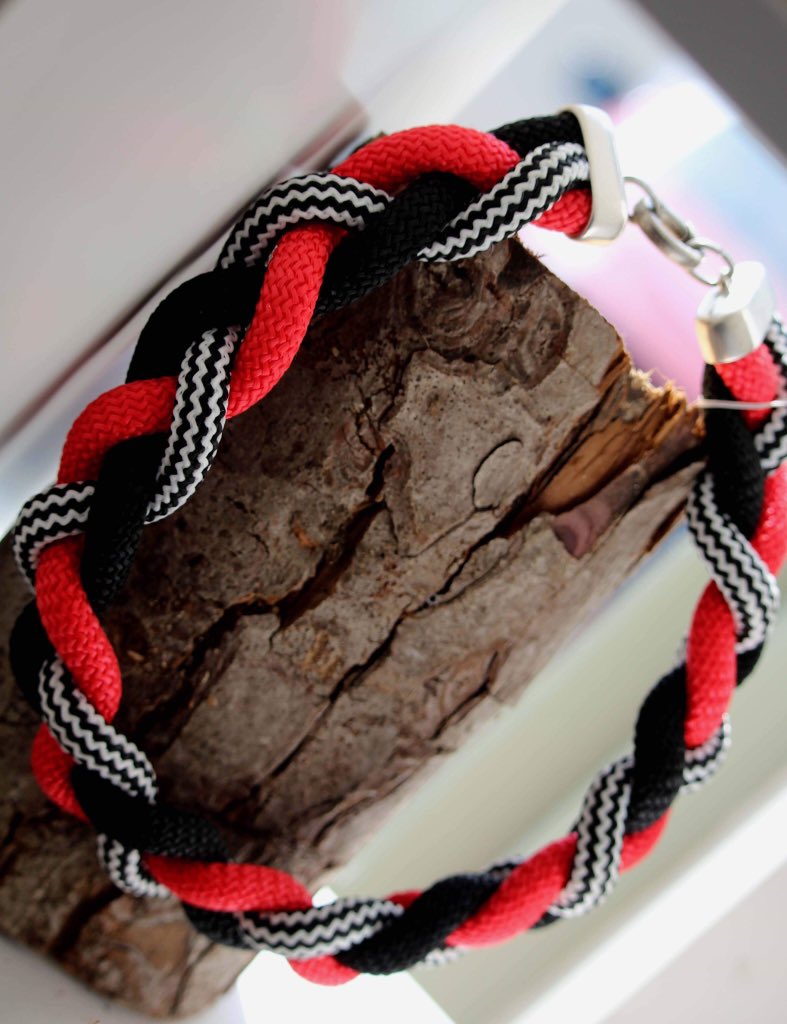 Hangingbyafred's tweet photo. This Thursday-Saturday you will find us in Newcastle city centre at a 3 day event celebrating the rugby finals being held in our fair city. Come along to Grey’s Monument for some fantastic local, handmade goodies! #handmadejewellery #NewcastleUponTyne #heinekencup https://t.co/b6PsOg2FAd