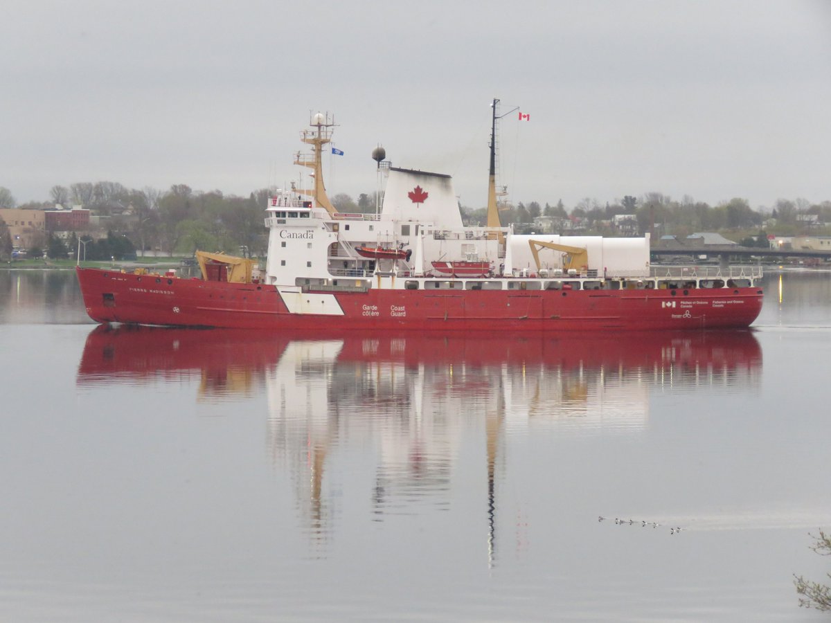 PrescottAnchor's tweet photo. 7 May 2019 down #StLawrenceSeaway at Prescott ON. 06h24 CCGS Pierre Radisson Arctic class icebreaker flagged Canada for homeport Quebec City, QC. #CCGSPierreRadisson @CoastGuardCAN @DFO_Central #CCGProud #Seaway60 @MarineDelivers @PortQuebec https://t.co/1rrLKeAtPO