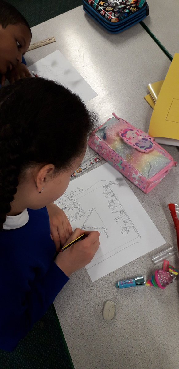 Rowlatts_TMET's tweet photo. Year 4 are creating a piece of work all about #JosephLister. They have learnt so much already #rhhistory #rhPHSE https://t.co/amAitV3nGk