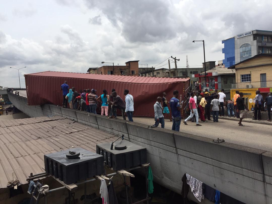 WriterPartner's tweet image. When will this end?

#NoTrucksOnOjuelegbaBridge