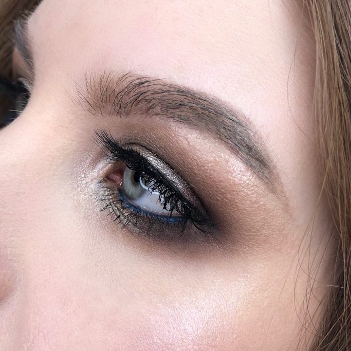 eldashevaa's tweet photo. 💄 https://t.co/3hXco9nL8W
