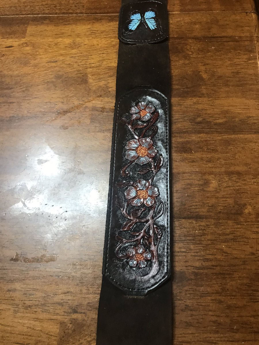 CTMusicStraps's tweet photo. Progress of Chocolate Brown Tooled Dark Mahogany Leather/ blue highlights on Suede leather to be hand stitched to 2nd layer of Suede for recording artist @kaylinroberson . Swarovski Crystals soon. #handtooledleather #customguitarstraps #ctmusicstraps #kaylinroberson https://t.co/KbjAWKN3TP