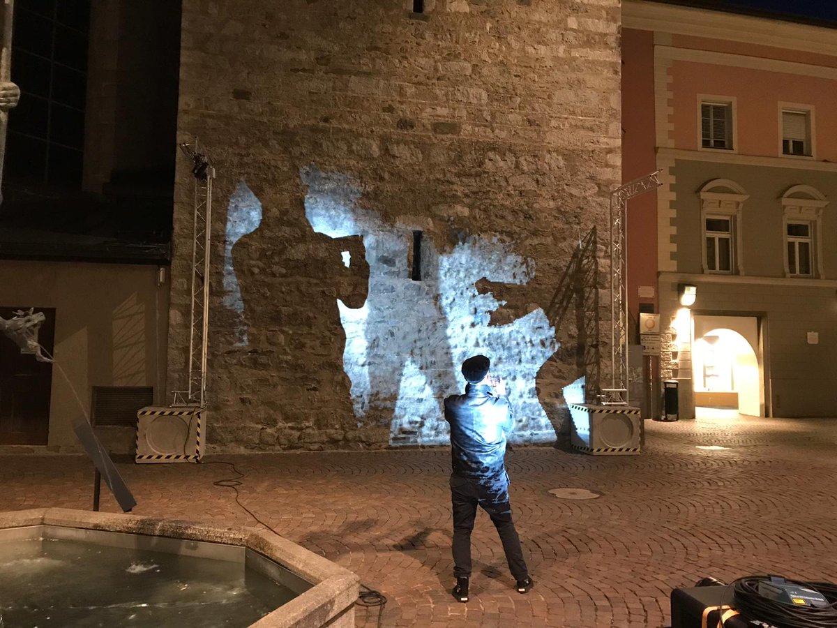 Brixen here we go! Der Transport ist abgeschlossen, der Aufbau vor Ort in vollem Gange - wir freuen uns auf das kommende Wasser-Licht-Festival in Brixen/Südtirol, das an diesem Donnerstag eröffnet! Vier Kunstinstallationen werden von uns gezeigt - ihr dürft gespannt sein 😃