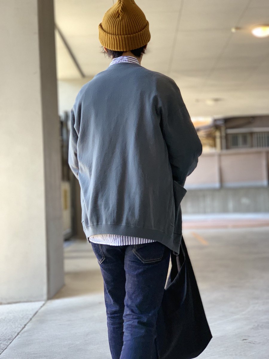 Schuhputzer621's tweet photo. 名古屋は冬→夏→春になっているようです🤔
outer #crepuscule
tops #auralee
shirts #無印良品
bottoms #lideal pine
shoes #converse #ct70
bag #dulcamara #よそいきバッグ
watch #tagheur
belt #henderscheme
knitcap #eightbees
socks #chicstocks
#今日のコーデ https://t.co/u7no7qT9ey