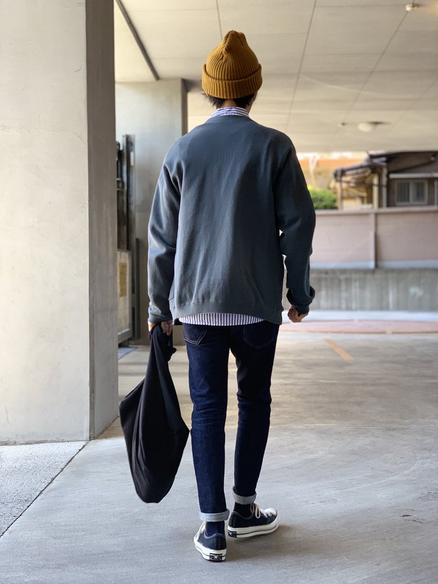 Schuhputzer621's tweet photo. 名古屋は冬→夏→春になっているようです🤔
outer #crepuscule
tops #auralee
shirts #無印良品
bottoms #lideal pine
shoes #converse #ct70
bag #dulcamara #よそいきバッグ
watch #tagheur
belt #henderscheme
knitcap #eightbees
socks #chicstocks
#今日のコーデ https://t.co/u7no7qT9ey