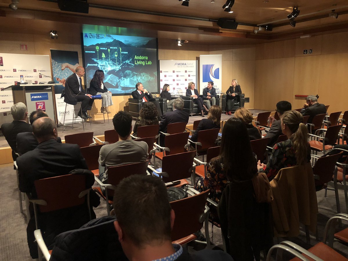 AndorraBusiness's tweet photo. 📊El 80% de les empreses d’#Andorra estan en un estadi inicial del procès de transformació digital. Participem a la presentació del primer estudi sobre l’#IndexMaduresaDigital19. #ActuaEmpresa #ActuaInnovació https://t.co/69e5AktBYg