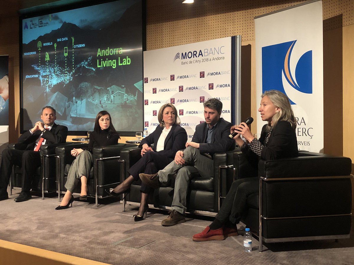AndorraBusiness's tweet photo. 📊El 80% de les empreses d’#Andorra estan en un estadi inicial del procès de transformació digital. Participem a la presentació del primer estudi sobre l’#IndexMaduresaDigital19. #ActuaEmpresa #ActuaInnovació https://t.co/69e5AktBYg