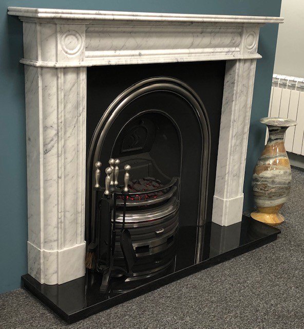Fdcukltd's tweet image. 💥BOOM!! 💥This is one of the #AMAZING displays in our fabulous showroom!! 🧡🖤Our Regency surround in stunning Carrara #marble with a highlight Victoria #cast iron arch and polished black #granite hearth. Together a perfectly perfect look!! 👏🏻💯👏🏻
➡ fdcuk.co.uk