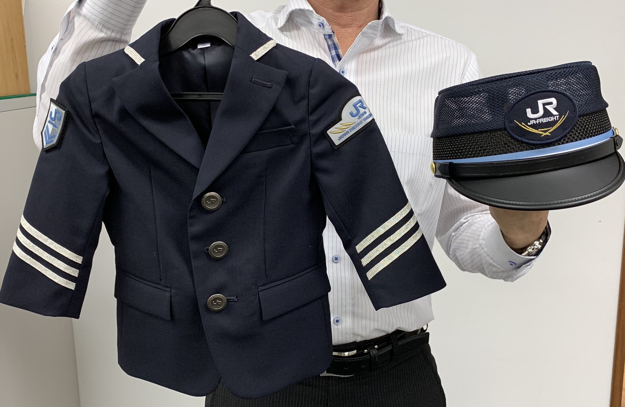 Jr貨物 公式 4月に制服をリニューアルしましたが イベントで使用する子ども用制服もリニューアル 今週末に静岡で開催される グランシップトレインフェスタ19 で初披露します ご家族で遊びにきてください イベント グランシップトレイン