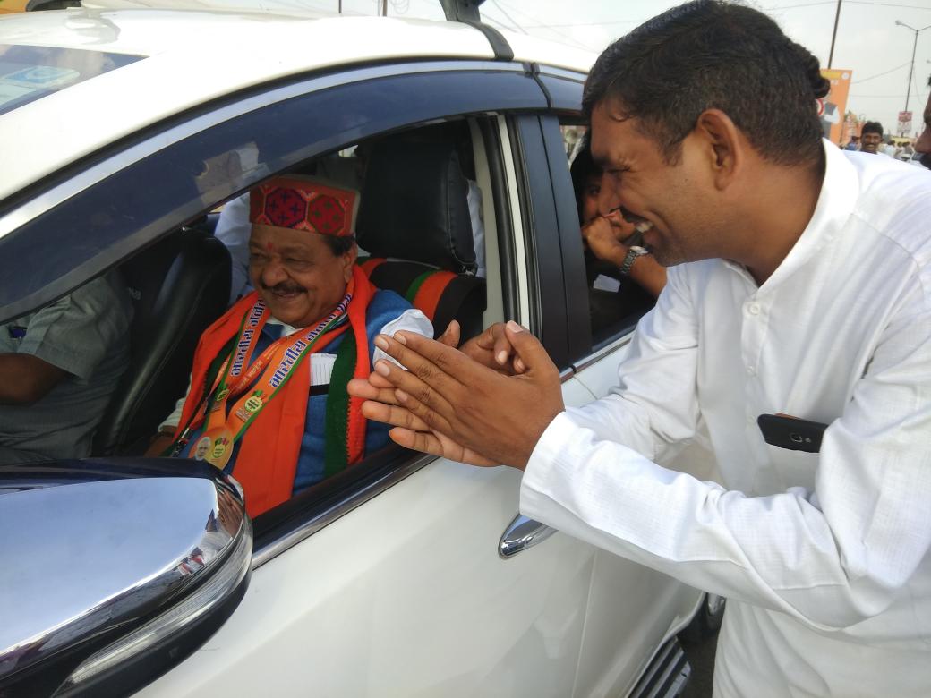 DevidDhakad's tweet photo. आदरणीय कैलाश जी आपको जन्मदिन की बहुत बहुत बधाई व शुभकामनाएं,
ईश्वर से कामना करता हूँ कि जो आपने पश्चिम बंगाल में 5 वर्ष अटूट मेहनत की है आपको उसका फल बहुत ही मीठा प्राप्त हो, आपकी कार्यशैली में किसी भी इंदौर वासी को एक रत्ती भर भी शंका नहीं है https://t.co/U1ndpF8kbB