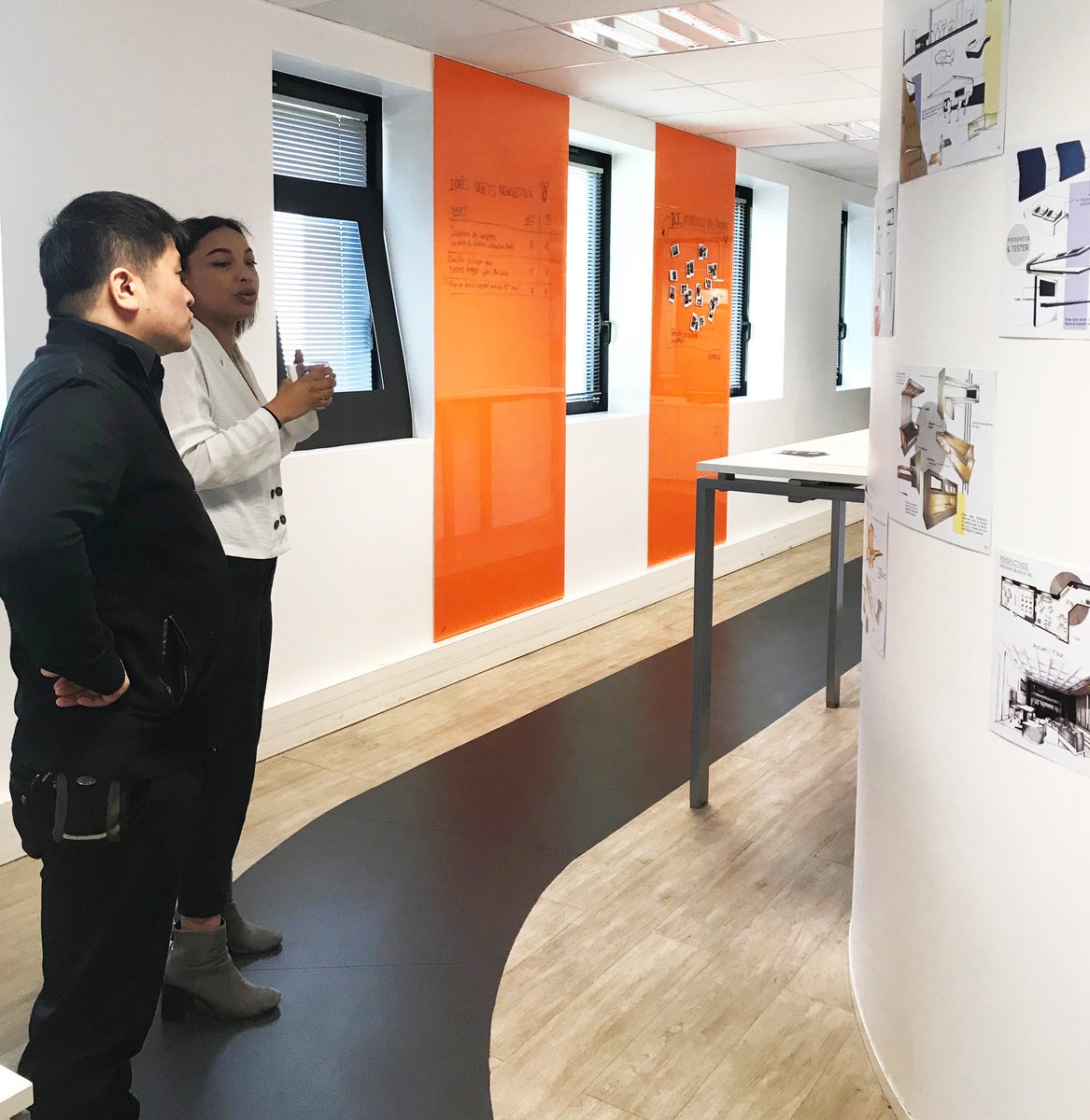 MyConnectedCorp's tweet photo. Opération #onboarding chez myConnectedCompany ! Présentation de nos activités, rencontre avec le marketing et l'UDJ avec la #devfactory et photo de bienvenue, ainsi qu'une visite guidée avec les nouveaux de l'ensemble du groupe !
Retrouvez plus de photos https://t.co/pSdEvxRgkJ https://t.co/xf5LVh4ACW