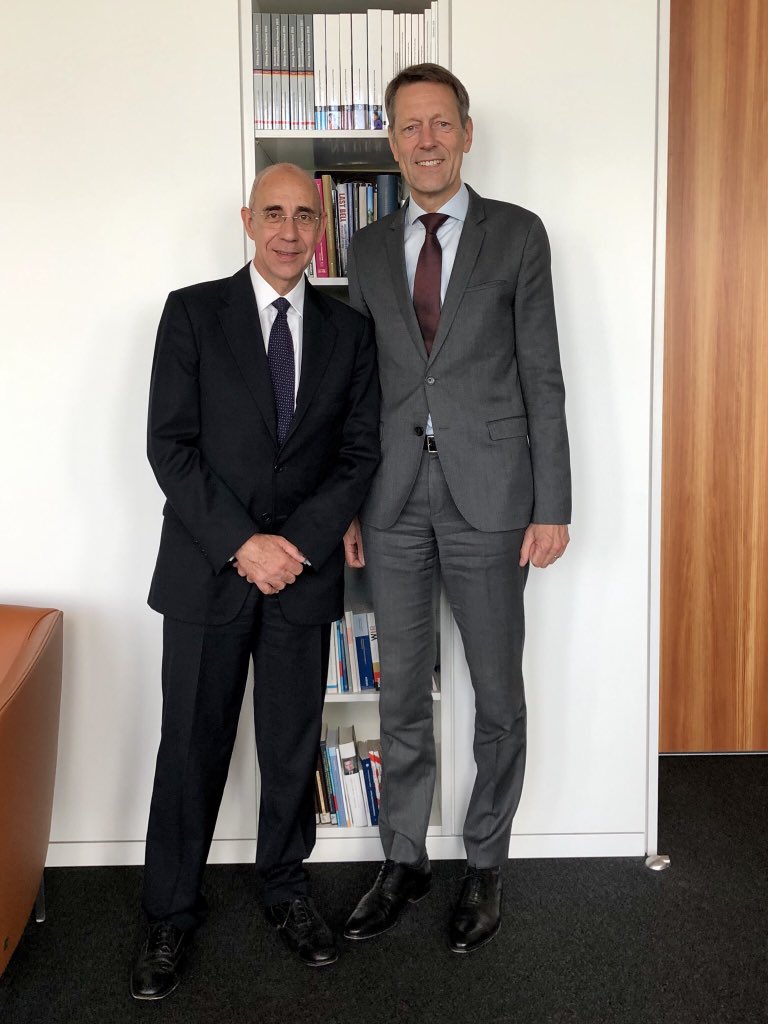 Georg Schütte (@georg_schuette) on Twitter photo #Deutschland und #Italien arbeiten in Wissenschaft und Forschung eng zusammen. Dank an Botschafter Mattiolo für ein gutes Gespräch über Perspektiven für die weitere Kooperation in der Physik, den Lebenswissenschaften und zum kulturellen Erbe!
@BMBF_Bund <a href="/_mpardo/">matteo pardo</a> <a href="/AuswaertigesAmt/">Auswärtiges Amt</a> #Deutschland und #Italien arbeiten in Wissenschaft und Forschung eng zusammen. Dank an Botschafter Mattiolo für ein gutes Gespräch über Perspektiven für die weitere Kooperation in der Physik, den Lebenswissenschaften und zum kulturellen Erbe!
@BMBF_Bund <a href="/_mpardo/">matteo pardo</a> <a href="/AuswaertigesAmt/">Auswärtiges Amt</a>