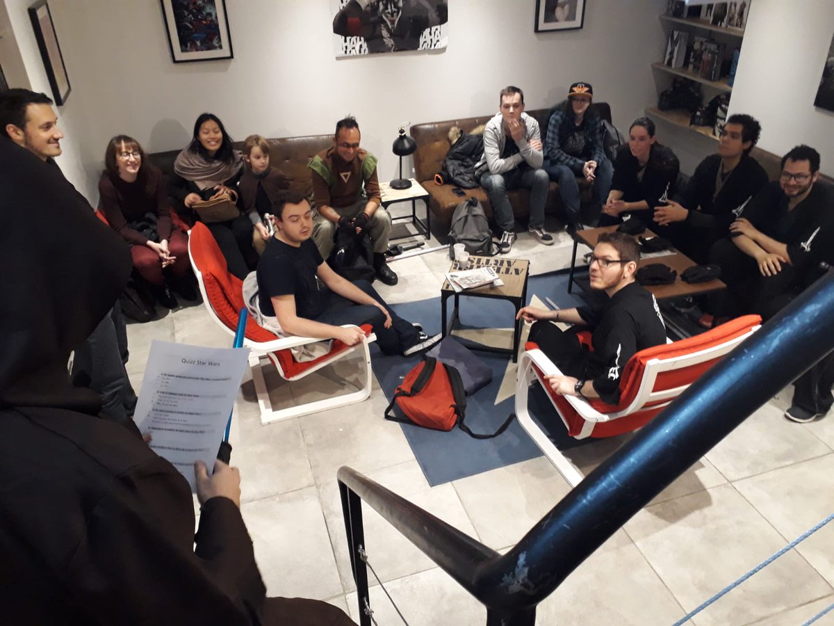 LeComicsCorner's tweet photo. Retour en images cette fois-ci pour notre journée Star Wars x FCBD de samedi ! Merci à @paninicomicsfra pour les lots à gagner lors de notre quizz galactique ! Merci à @LudosportParis pour leur gentillesse et leur animation sabre laser et à notre artist alley ! https://t.co/A082tvQFBZ