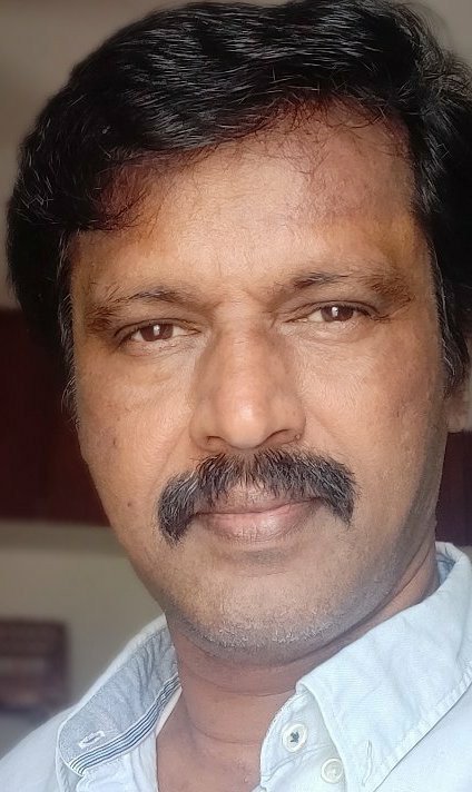 @cherandreams அட்சய திரிதி இன்று
தங்கம் வாங்கினால் நல்லது, செல்வம், லட்சுமி என்று சொன்னார்கள்,
ஆனால் உங்கள் முகத்தினை 
பார்த்த பிறகு
மாபெரும் சாந்தம் தெரிந்தது.,

உங்கள் முகமே தங்கம் தான்
24 கே தங்கம்

வாழ்க வளமுடன்  சேரன் சார்.,