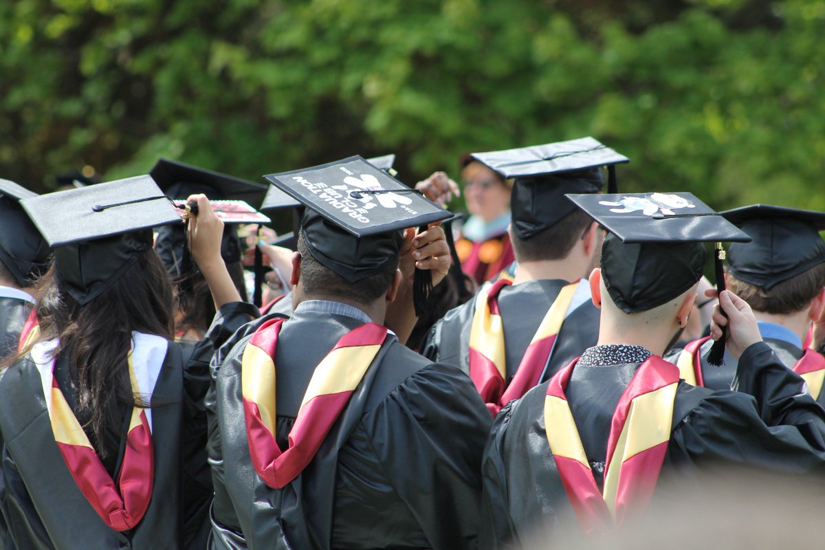 STAC_edu's tweet photo. We are officially down to the single digits: only 3 days until graduation!
.
.
#STAC #CountdownToGraduation #Commencement #classof2019 #capdecorating #memories #FinalsWeek #grading https://t.co/Y0VxNCbXkz