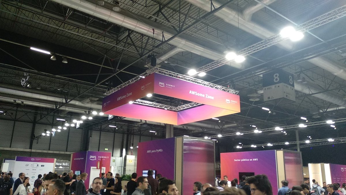 En el #AWSsummit viendo nuevas tendencias y tecnologias para llevar a <a href="/Hiberus/">hiberus</a>, #SomosHiberus #AWS