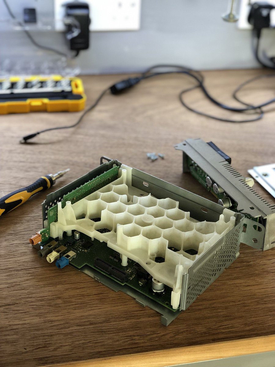 harpershawic's tweet image. Infotainment unit in for assessment this morning relating to serious crime investigation for southern police area. #NationalCoverage #Vehicle #System #Forensics