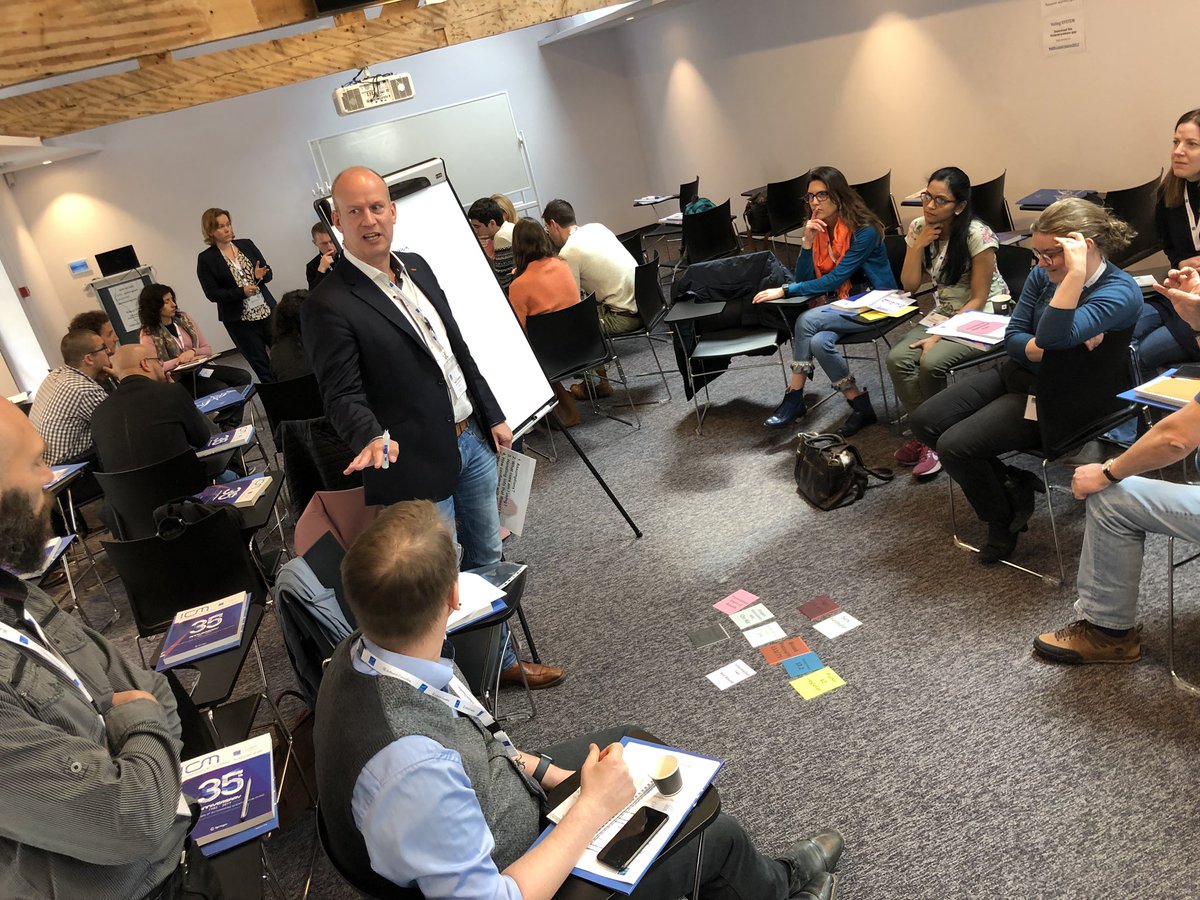 criticcaredoc's tweet photo. PeterPickkers and @Lennie333 playing around with the #RandomPatientGenerator at the #MCSSI @ESICM @ferrer_ricard https://t.co/bsQVLed1s1