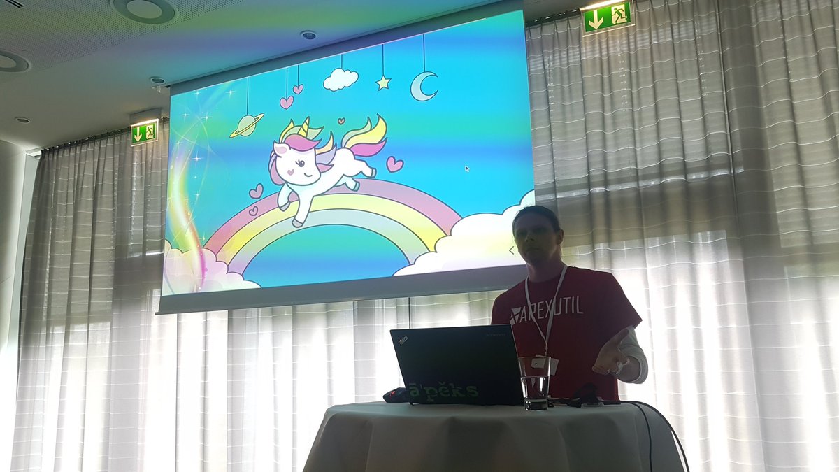 Our colleague <a href="/dbe_piotr/">Piotr Jasiński</a> is speaking about making #orclapex pretty! :)