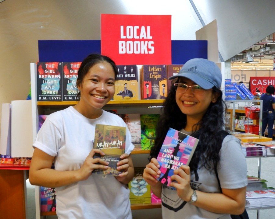 anvilpublishing's tweet photo. 5 days left until the #BookBingeBazaar ends! Don't forget to catch Anvil titles for as low as 75 pesos until May 12! 📚 ⁣
⁣
Book Binge Bazaar is at the 2nd floor of NBS Quezon Avenue in Quezon City and at the 2nd floor of NBS Mango Plaza in Cebu City. ⁣⁣⁣
⁣
#iReadAnvil https://t.co/h8NxKc0PGX