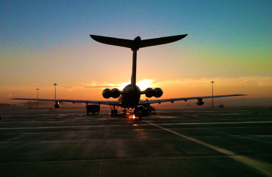 spike_abbott's tweet photo. @99Sqn @RAFBrizeNorton Same view but a different era #VC10 @ZD241_VC10 and by the way... #Loadmasters are up at dawn as well. https://t.co/pYWTjVQbr5