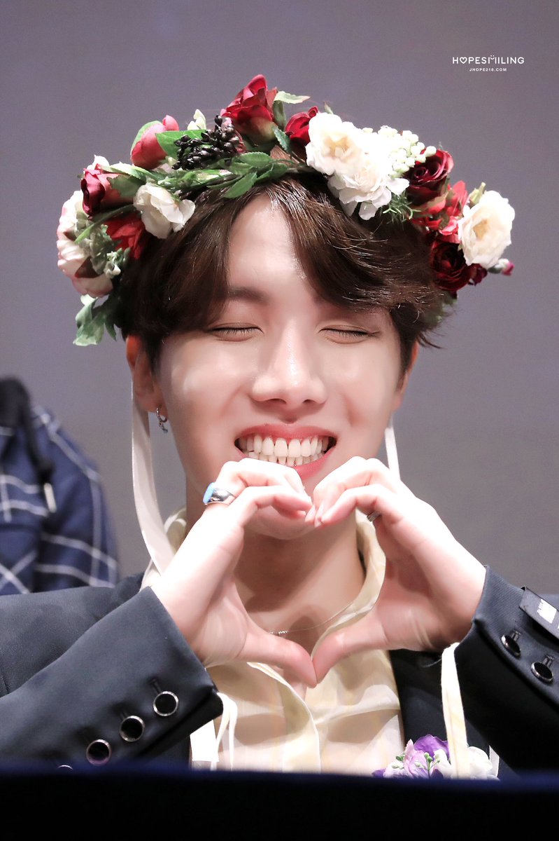 Nurul Aprilia Smile Even Though Your Heart Is Sad Do Not Show Your Sorrow Alwayssmiling Jhope Jhope Dance King Of Gwangju Armyseicaday Btsatrosebowl Bangtan Jhopeboy Thedaywemeetkyuagain Mtvlainstagljungkook Mtvlakpopbts