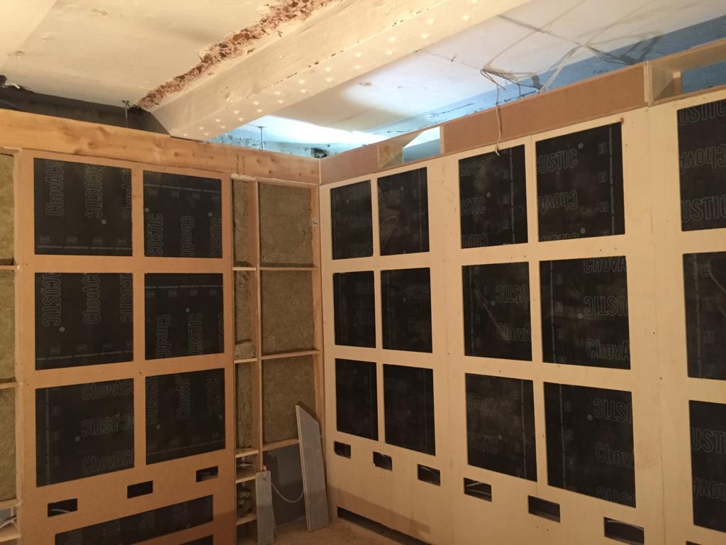 SmartStudioInc's tweet photo. New London job. An intense first week saw the materials transported from our Dublin base to a difficult to access Soho location. Floor and wall modules are up and beginning to take shape. #studiobuilder #soho # london https://t.co/orElbQXaSZ