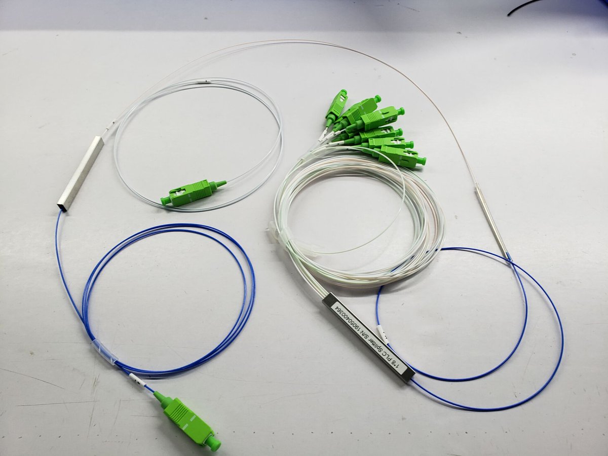 special PLC splitter
First, 1 fiber split 2 fibers. then one of fiber split into 8. splitter connecting splitter.