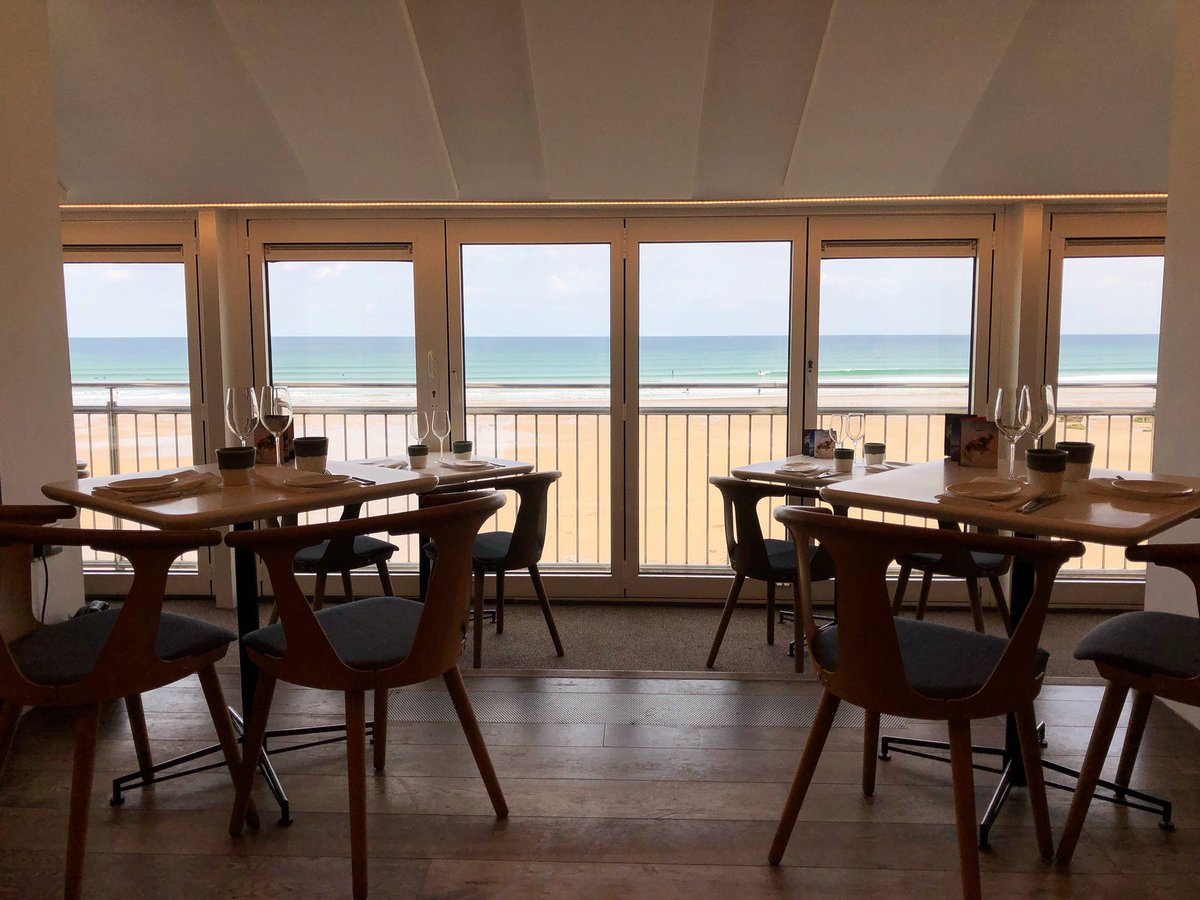 FifteenCornwall's tweet photo. Beautiful blue views from the restaurant today after a busy Bank Holiday weekend.

Join us this spring to experience our lunch offer and try selected dishes from the Fifteen Menu with 2 courses for £22 or 3 courses for £27. #FifteenCornwall #Cornwall #Watergatebay #lunch https://t.co/xUhFjQzZpz
