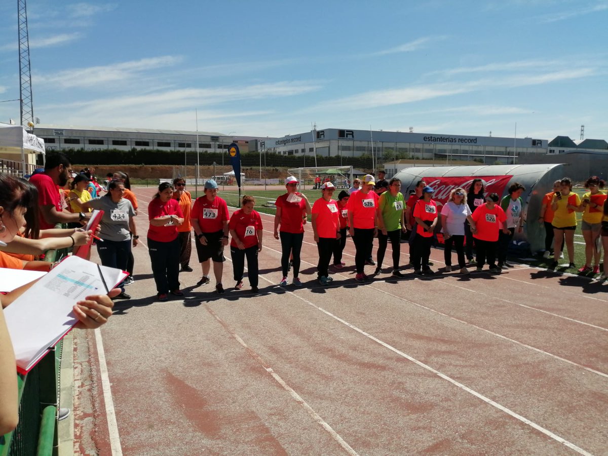HospitalariasGr's tweet photo. Cuando el #deporte brinda la oportunidad de intercambiar experiencias entre los diferentes centros, mostrando el afán común de #superación Estamos en la celebración de la XXI edición de las jornadas deportivas #DISCAP-ALBOLOTE #DiversidadFuncional #DiscapacidadIntelectual https://t.co/6rV8B0HMLf
