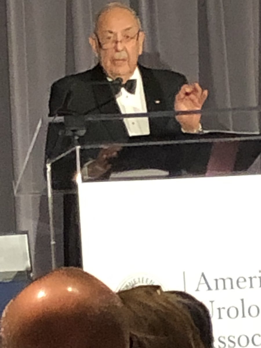 eurodoc1's tweet photo. Every urologist who has performed an endourogical procedure can thank Dr Arthur Smith the 2019 Guiteras awardee...Well done boss! #AUA2019 #endourology #NYAUA @urodocone https://t.co/zbBoCFxy3y