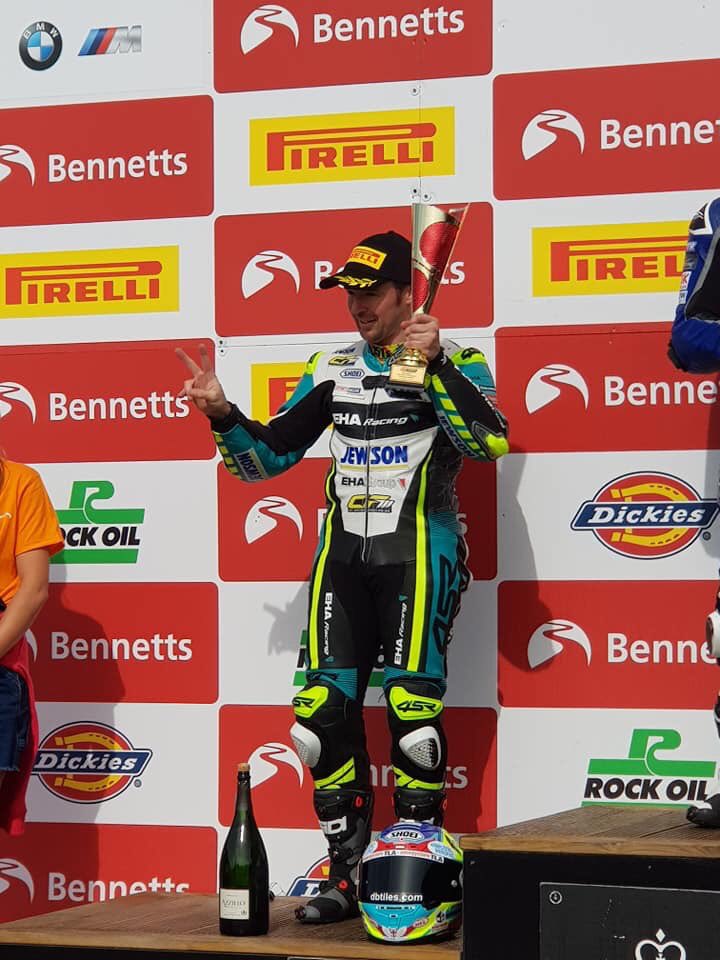 EyewearTy's tweet photo. Another podium success for @SPINE_OPTICS Ambasador @weewizard34 on the @OfficialBSB 🏆👏🕶 Congrats to you #AS34 & the team for us all at #SpineEyewear
@eharacing #AlistairSeeley #OultonBSB #BSBOulton #BSB2019 #BSB #DickiesSupersport @PrescottMsport @BSBChallenge #SpineOptics https://t.co/UjhSMIrzcb