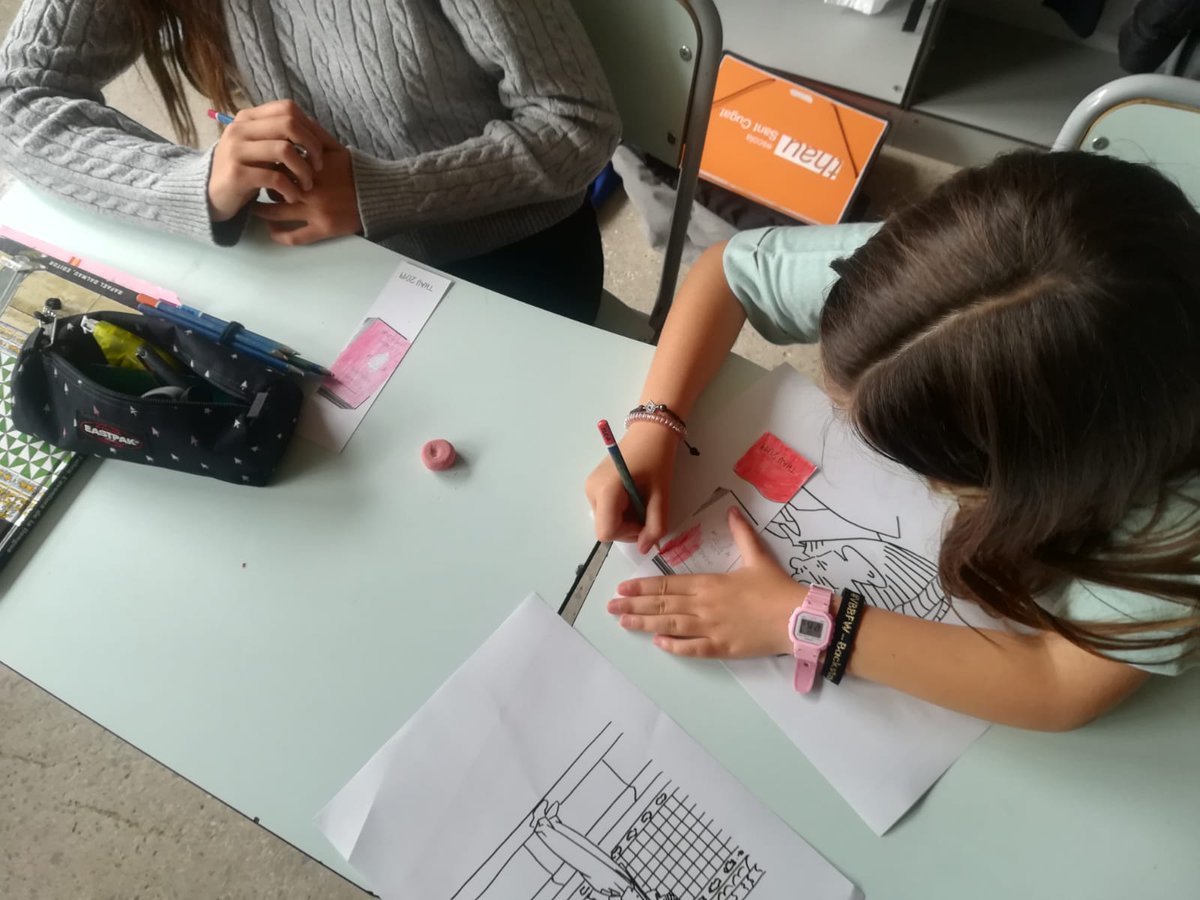 EscolaThauSC's tweet photo. Padrins i fillols treballant en Pompeu Fabra, el personatge de l'any. #1rpri #1rESO https://t.co/Alzjcdwtb3