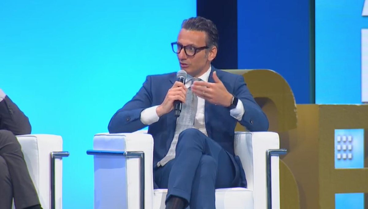 vechainitalia's tweet photo. Sergio Mottola, @sanmarinoinnova "Digital transformation is not about software. It's a about redesigning our lives. Rules, legislations, processes. This is our strategic angle in San Marino".

#VET https://t.co/Eua6kYTsFt