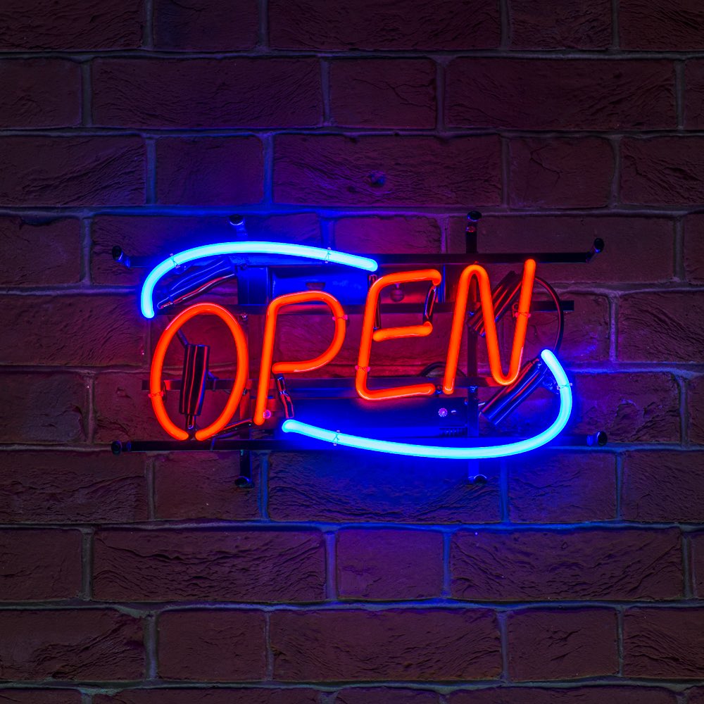 BoltonShop's tweet photo. Open till 6 today!!!
Wide range of dvds and toys!! Get yourselves down to the store and see what tickles your fancy 😉😉 #nalone #realistixx #kingcock #smilevibes #harmonyfilms #score https://t.co/5os7Mmu7Yj