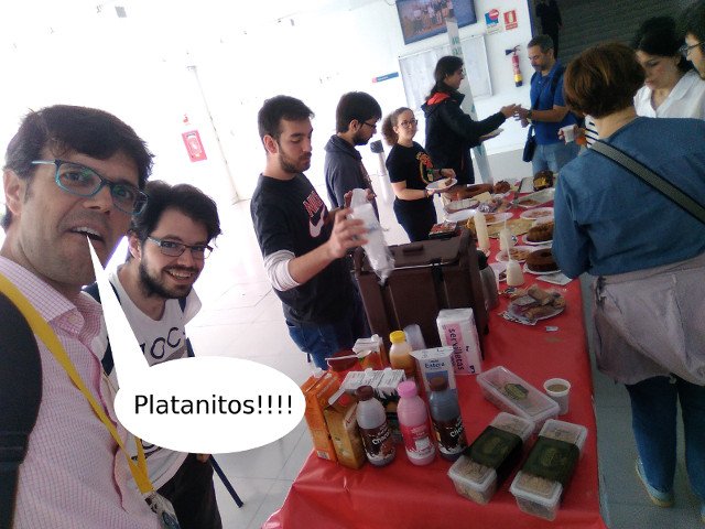 DrPantera's tweet photo. Aportando fruta al desayuno solidario de @EstudiantesESI @esingenieriauca @univcadiz https://t.co/ZsrUNOn5l9