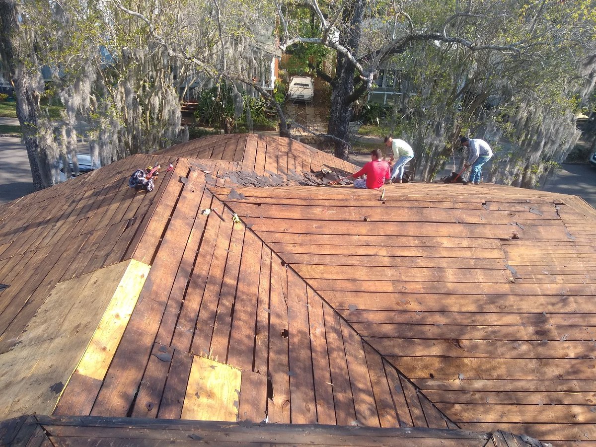jcb_roofing's tweet photo. Re-Roof Downtown Savannah...
We do it all as you can see in the pictures!
Call us Today for a FREE Estimate!!
#JCBRoofing #ReRoofs #CharlestonSC #MtPleasantSC #NorthCharlestonSC https://t.co/PpgmqlbSBT