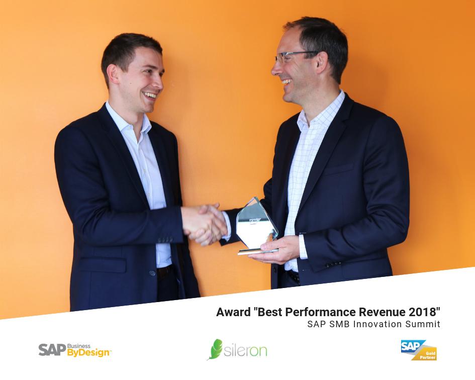 Sileron_cloud's tweet photo. [#SAPPartner] 📸 Aujourd’hui, on célèbre dans les bureaux de @Sileron_cloud la remise d’un nouvel #award SAP, remporté dans la catégorie « Best Performance Revenue 2018 ». Merci à @SAPFrance de valoriser le travail et l’engagement de l’ensemble de l’équipe 🚀 ! @BusinesByDesign https://t.co/Lo7O4cd2hv