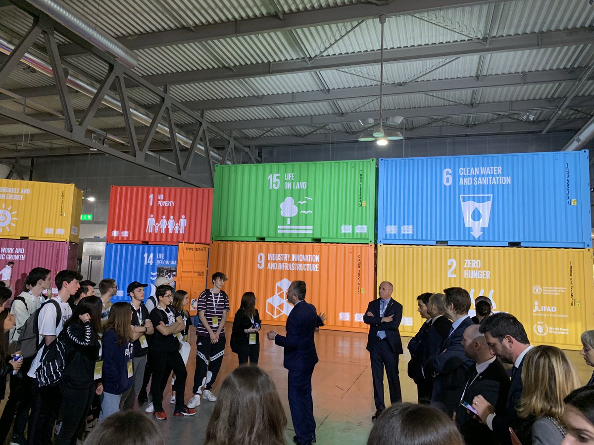 SEEDSandCHIPS's tweet photo. Goal on Tour! #SDGs #sostenibilità #Sustainability #GoalsOnTour #SaC19 #SeedsandChips https://t.co/aellfSXlBB