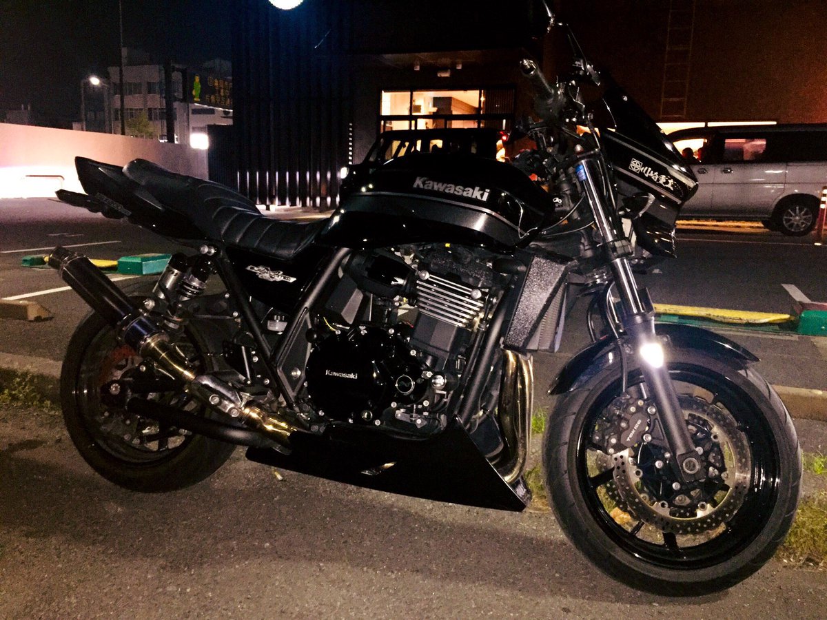 musclebik's tweet photo. 名前: まっするライダー
性別: 不器用な漢っす
年齢: 24
住み: 琵琶湖
身長: 172cm
愛車: ZXR1200DAEG
足付:つま先立ち（股間は常に半勃ち）
嫌い: 下ネタ
好き:プロテイン
一言: 見かけたら気軽にプロテイン下さい

 #バイク乗りとして軽く自己紹介
#バイク乗りとつながりたい 
#ZRせっ
#ZRX1200DAEG https://t.co/zLsJWsTxiX