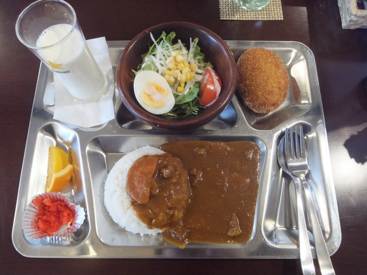 GWが明け #津軽先輩の青森めじゃ飯!25話!むつ市大湊の某お店で大湊海自カレーを食べるお話⚓️
https://t.co/1kFSvnrWsc …
 #マンガクロス #青森めじゃ飯 #大湊 
1巻もAmazonから通販お願いします😉Amazon→https://t.co/vPtg2PAznL … … … 