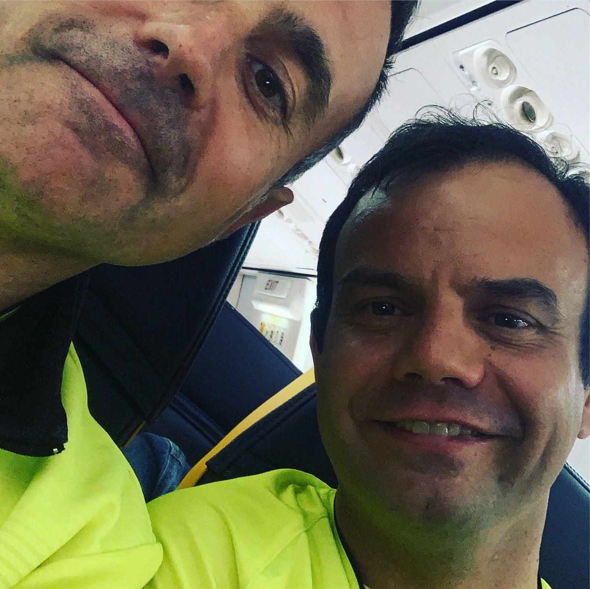 PdPCarlos's tweet photo. Empieza una semana complicada con un viaje a Italia con @FratelsaES😃⚽️💪🏽🧤#nobrainnogain #porteros #ayudandoasuminutidegloria #GOfratelsa https://t.co/YdkNfPAb6p